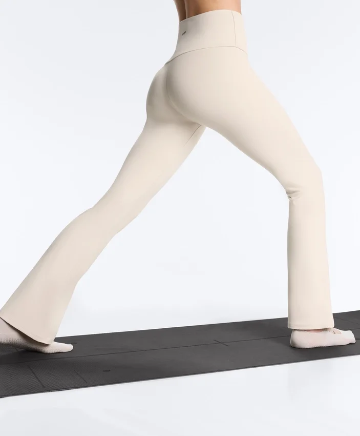 2 perechi de Șosete din amestec de poliamidă pentru yoga și pilates, cu benzi duble 2 perechi de Șosete din amestec de poliamidă pentru yoga și pilates, cu benzi duble