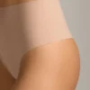 2 Tanga invizibilă din amestec de poliamidă, cu susținere medie și talie înaltă 2 Tanga invizibilă din amestec de poliamidă, cu susținere medie și talie înaltă
