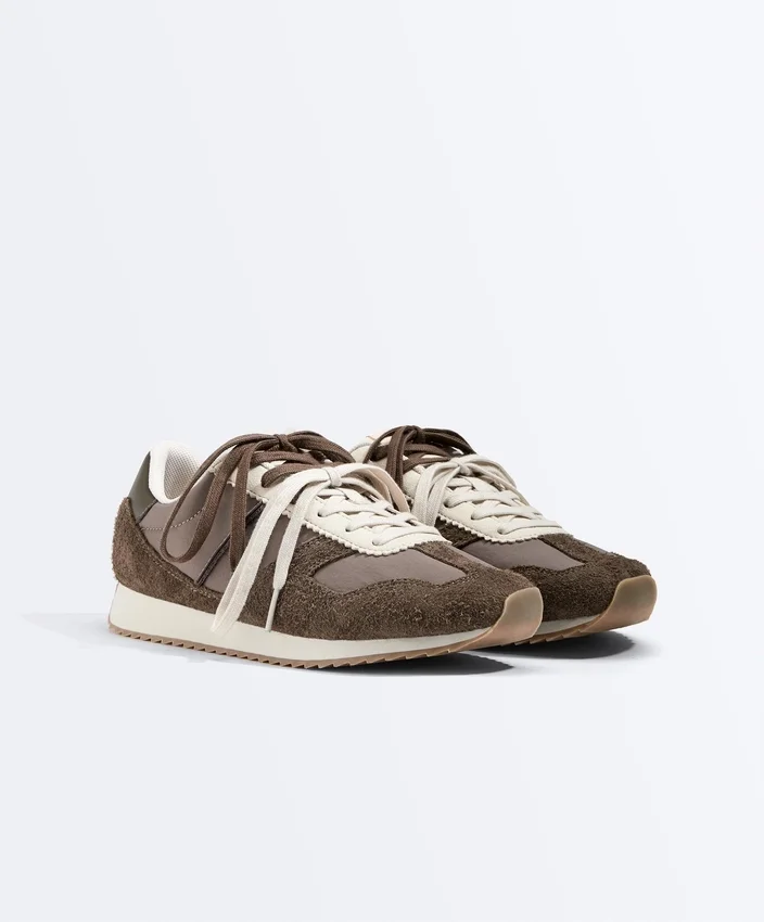 Adidași cu blocuri de culoare Adidași cu blocuri de culoare