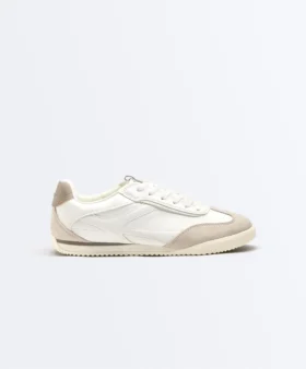 Adidași în stil retro Adidași în stil retro