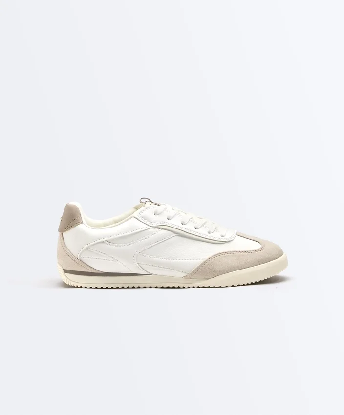 Adidași în stil retro Adidași în stil retro