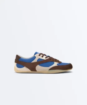 Adidași în stil retro