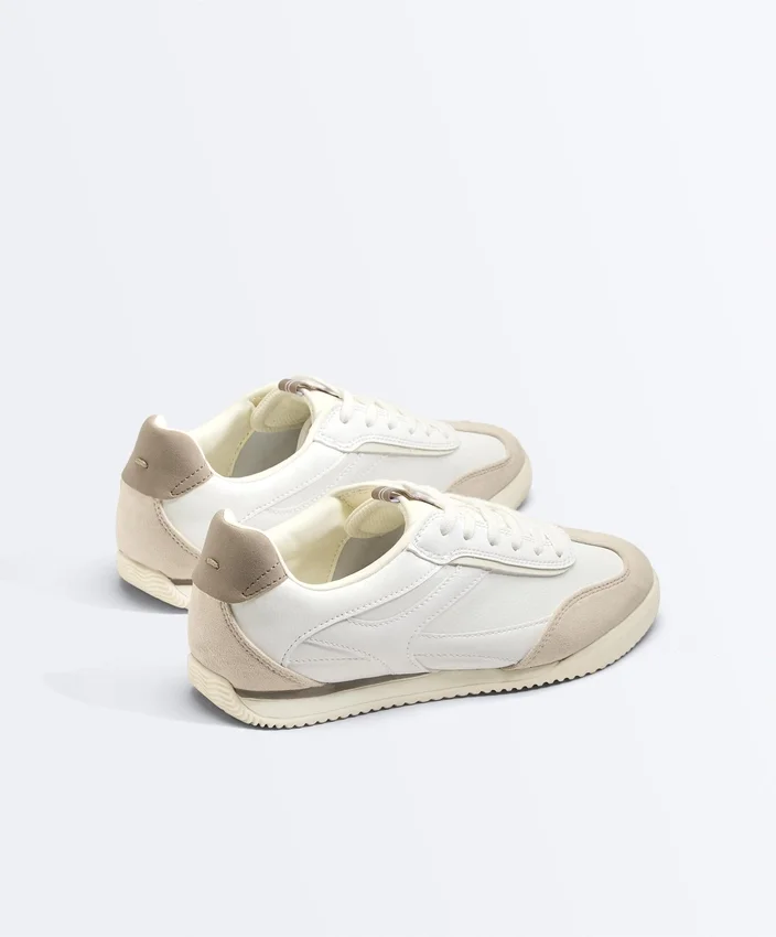 Adidași în stil retro Adidași în stil retro