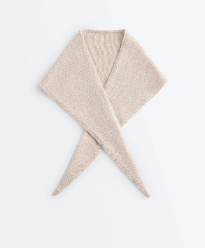 Bandana tricotată din 90% lână și 10% cașmir Bandana tricotată din 90% lână și 10% cașmir