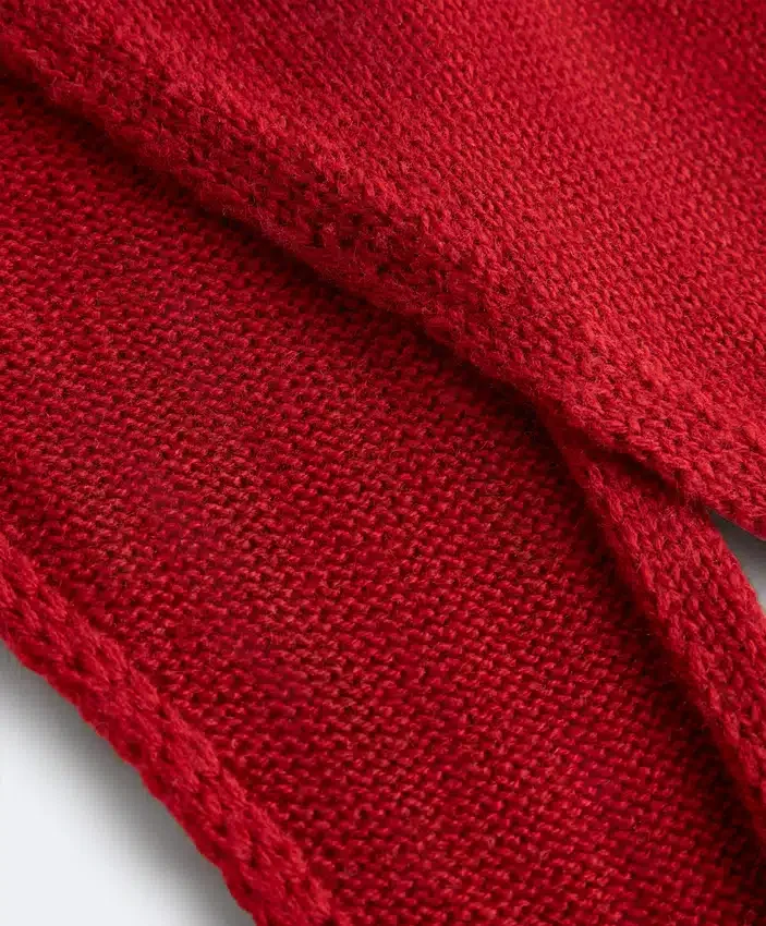 Bandana tricotată din 90% lână și 10% cașmir Bandana tricotată din 90% lână și 10% cașmir