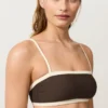 Bikini bandeau cu bordură contrastantă Bikini bandeau cu bordură contrastantă