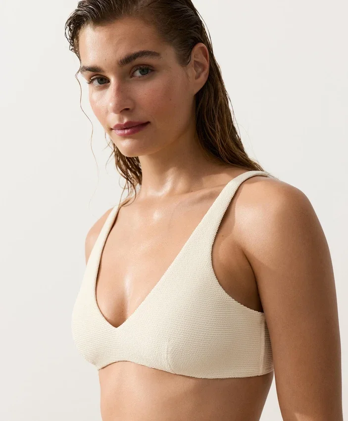 Bikinis cu guler încrețit Bikinis cu guler încrețit