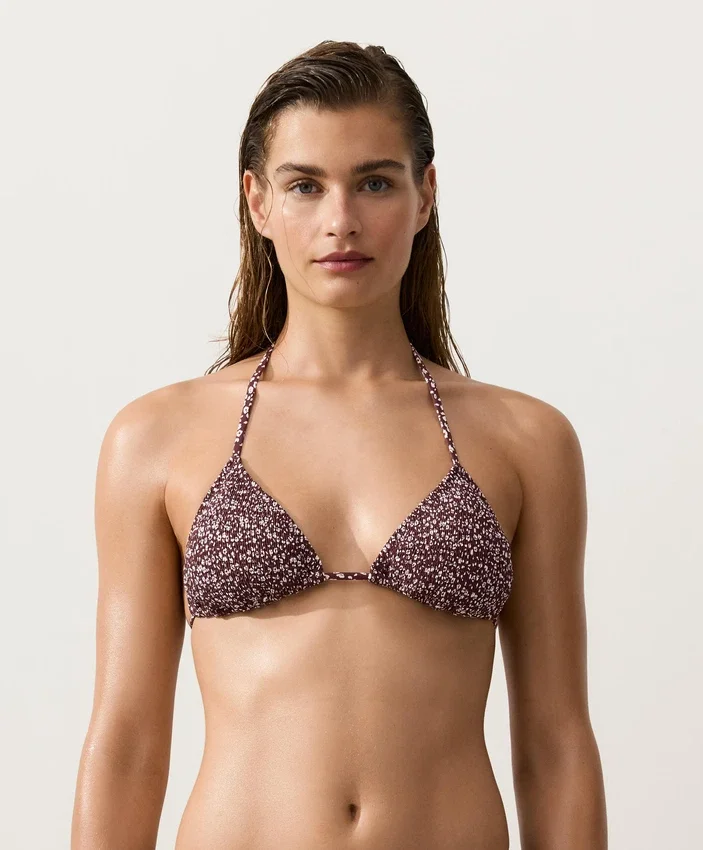 Bikinis triunghiuliari cu smocuri Bikinis triunghiuliari cu smocuri