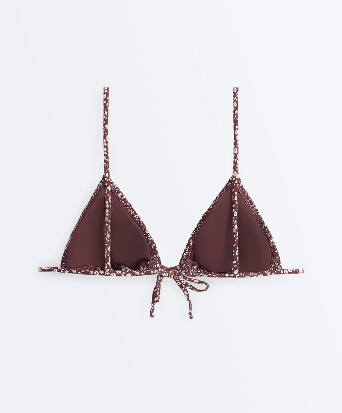 Bikinis triunghiuliari cu smocuri Bikinis triunghiuliari cu smocuri