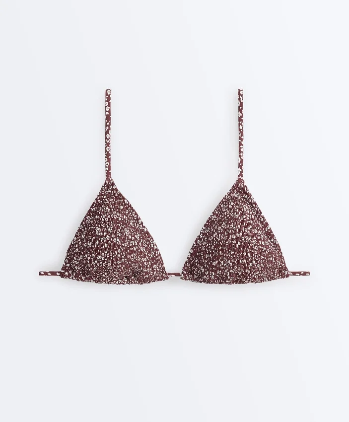 Bikinis triunghiuliari cu smocuri Bikinis triunghiuliari cu smocuri