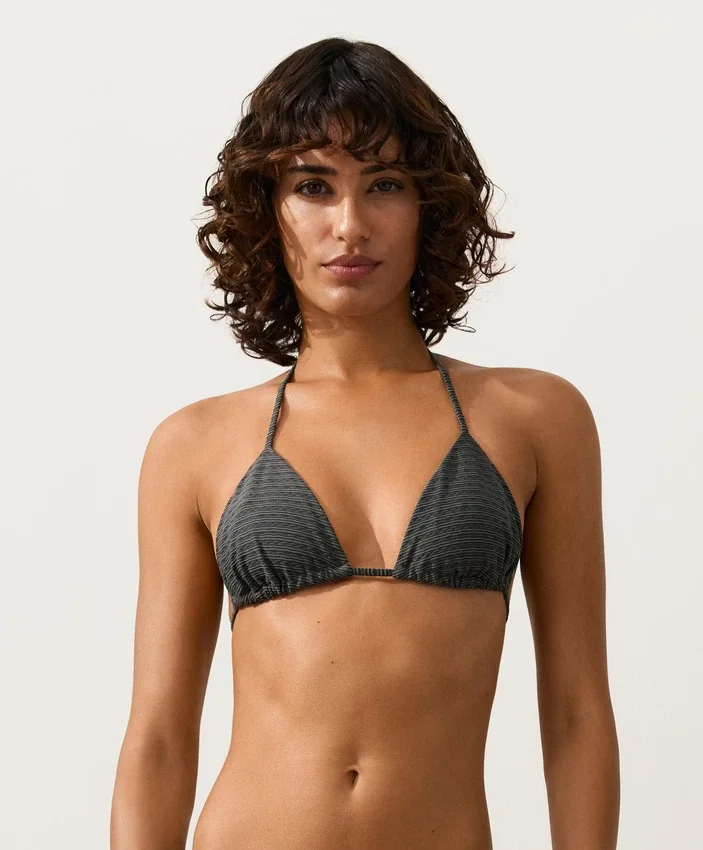 Bikinis triunghiuliari din jacquard cu efect spălat Bikinis triunghiuliari din jacquard cu efect spălat