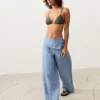 Bikinis triunghiuliari din jacquard cu efect spălat Bikinis triunghiuliari din jacquard cu efect spălat