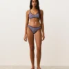 Chiloți de bikini clasici cu dungi texturate Chiloți de bikini clasici cu dungi texturate