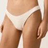 Chiloți de bikini cu acoperire medie, croi în U și textură cu bule, din croșetat Chiloți de bikini cu acoperire medie, croi în U și textură cu bule, din croșetat