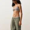 Chiloți de bikini cu acoperire medie, cu decupaj în U și dungi Chiloți de bikini cu acoperire medie, cu decupaj în U și dungi