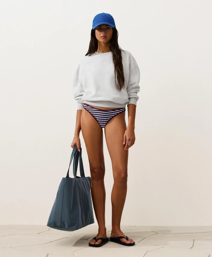 Chiloți de bikini cu acoperire medie, cu decupaj în U și dungi texturate Chiloți de bikini cu acoperire medie, cu decupaj în U și dungi texturate