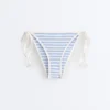 Chiloți de bikini cu acoperire medie, cu dungi texturate și legături Chiloți de bikini cu acoperire medie, cu dungi texturate și legături