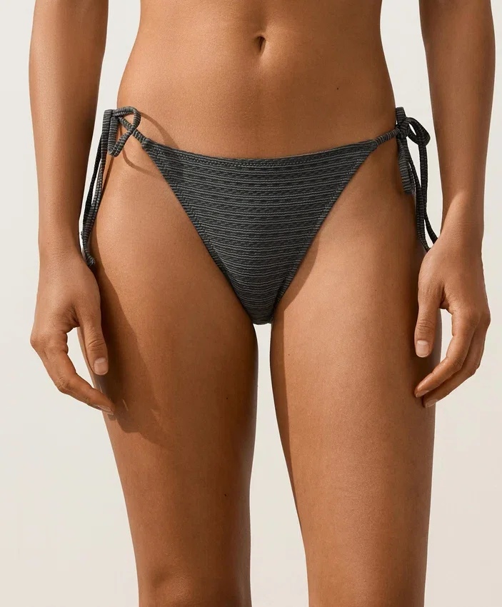 Chiloți de bikini cu acoperire medie și legături, din țesătură jacquard cu efect spălat Chiloți de bikini cu acoperire medie și legături, din țesătură jacquard cu efect spălat