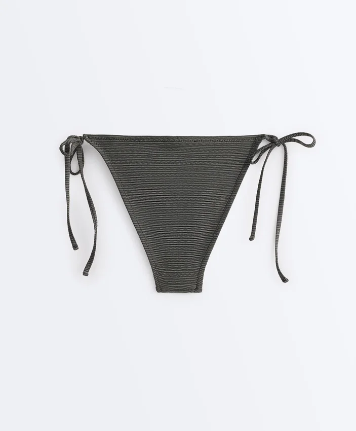 Chiloți de bikini cu acoperire medie și legături, din țesătură jacquard cu efect spălat Chiloți de bikini cu acoperire medie și legături, din țesătură jacquard cu efect spălat