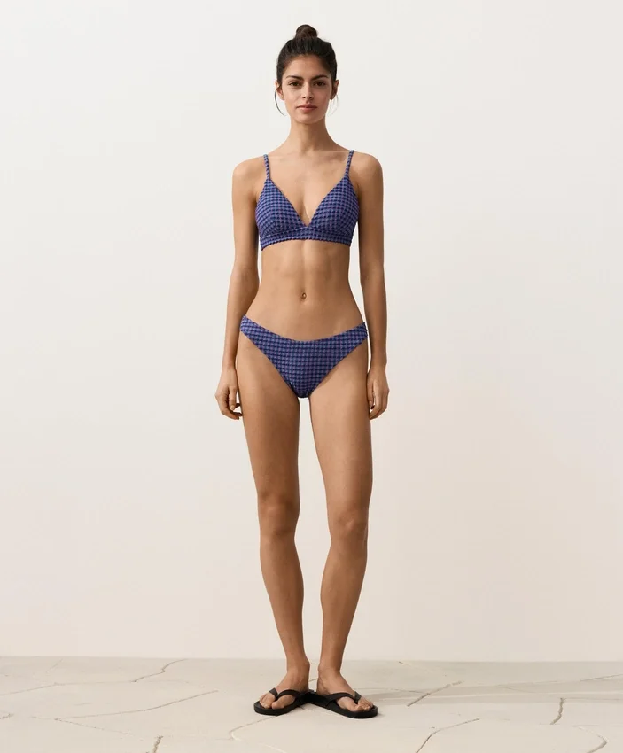 Chiloți de bikini cu decupaj în U, acoperire medie, cu imprimeu în carouri Chiloți de bikini cu decupaj în U, acoperire medie, cu imprimeu în carouri