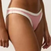 Chiloți de bikini cu decupaj în U și acoperire medie, cu bordură contrastantă Chiloți de bikini cu decupaj în U și acoperire medie, cu bordură contrastantă