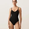 Costume de baie cu bretele încrucișate Costume de baie cu bretele încrucișate