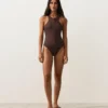 Costume de baie cu bretele încrucișate Costume de baie cu bretele încrucișate