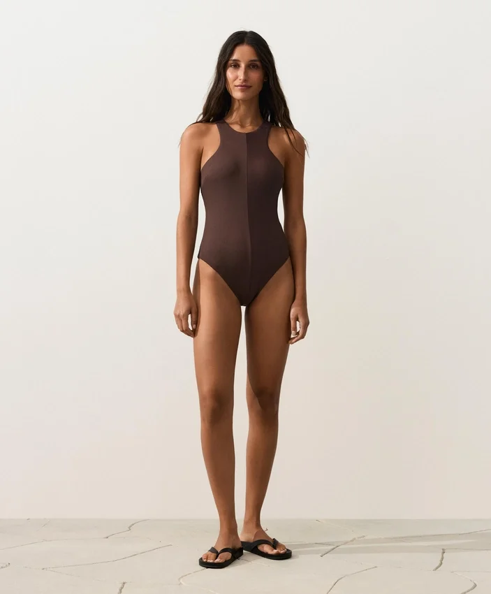 Costume de baie cu bretele încrucișate Costume de baie cu bretele încrucișate