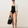 Costume de baie cu bretele încrucișate Costume de baie cu bretele încrucișate