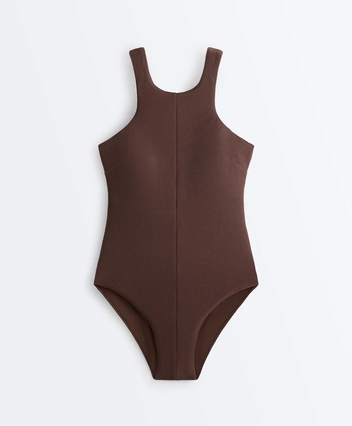 Costume de baie cu bretele încrucișate Costume de baie cu bretele încrucișate