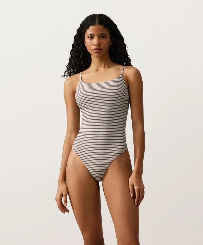 Costume de baie triunghiular cu dungi Costume de baie triunghiular cu dungi