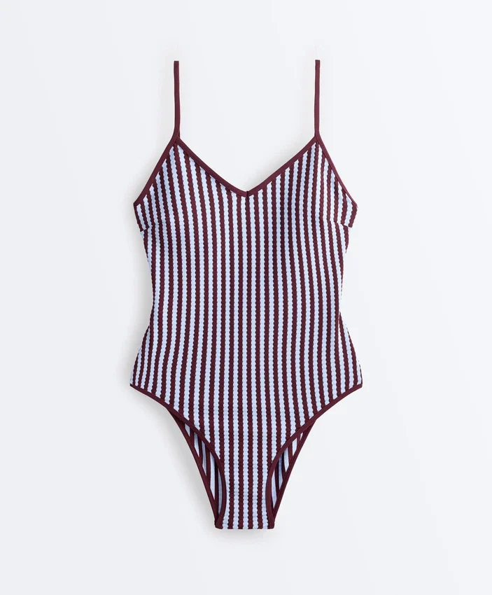 Costume de baie triunghiular cu dungi texturate Costume de baie triunghiular cu dungi texturate