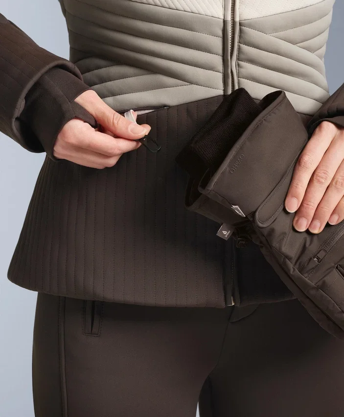 Geci de schi Primaloft® super-ajustate, rezistente la apă, cu blocuri de culoare Geci de schi Primaloft® super-ajustate, rezistente la apă, cu blocuri de culoare