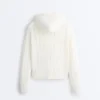 Geci din tricot ajurat cu glugă Geci din tricot ajurat cu glugă