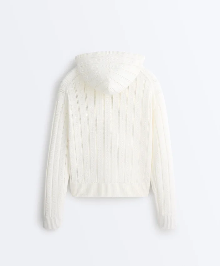 Geci din tricot ajurat cu glugă Geci din tricot ajurat cu glugă