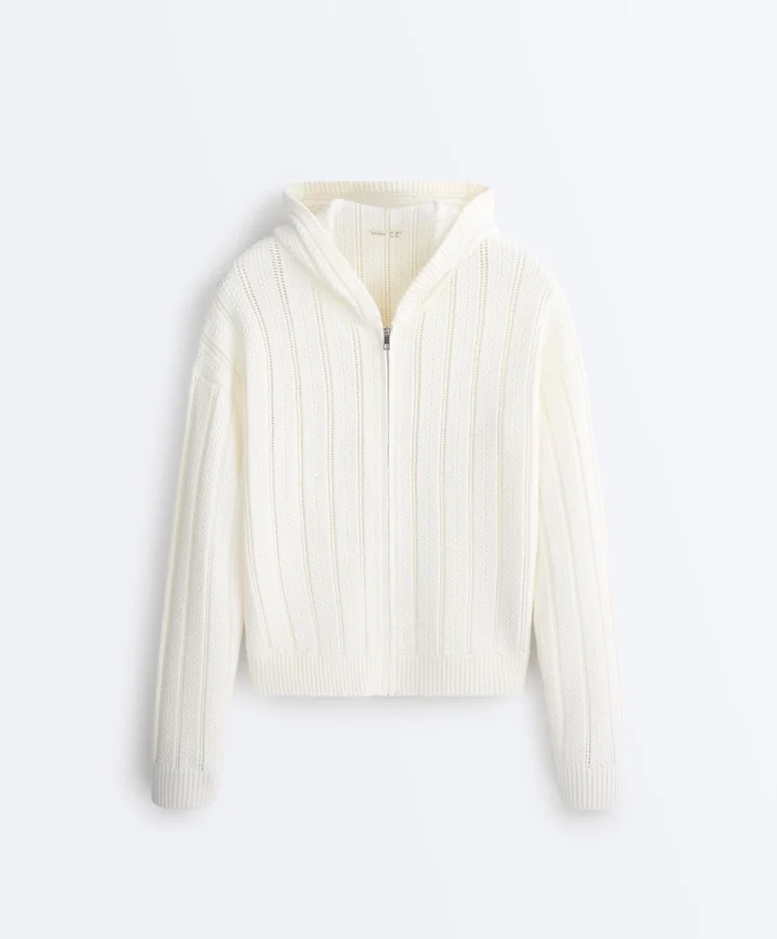 Geci din tricot ajurat cu glugă Geci din tricot ajurat cu glugă