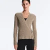 Geci din tricot cu nervuri, cu închidere cu legături laterale Geci din tricot cu nervuri, cu închidere cu legături laterale