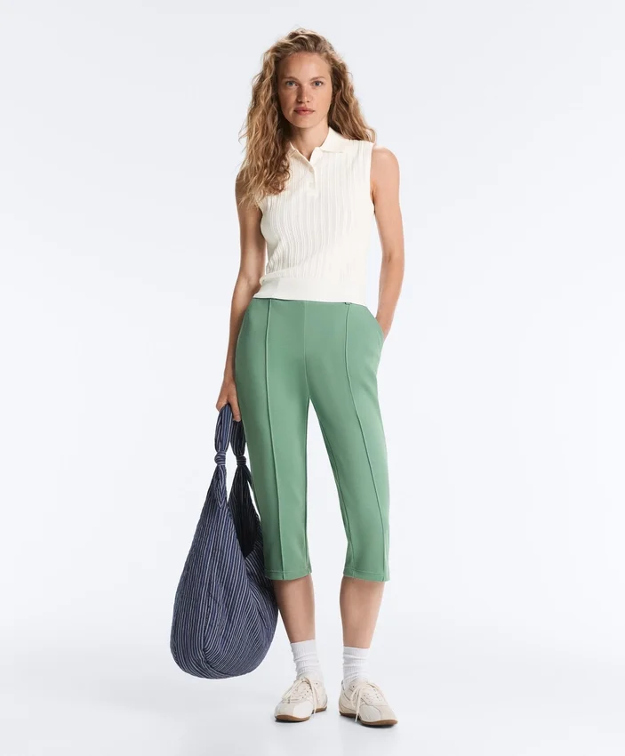 Pantaloni capri din piqué cu bucle pentru curea din bumbac Pantaloni capri din piqué cu bucle pentru curea din bumbac