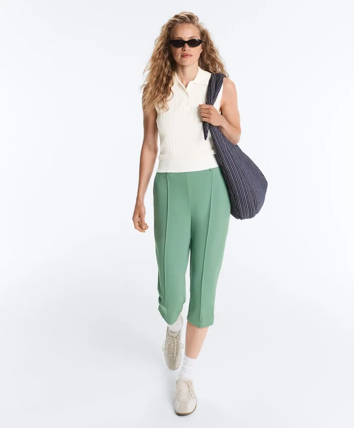 Pantaloni capri din piqué cu bucle pentru curea din bumbac Pantaloni capri din piqué cu bucle pentru curea din bumbac