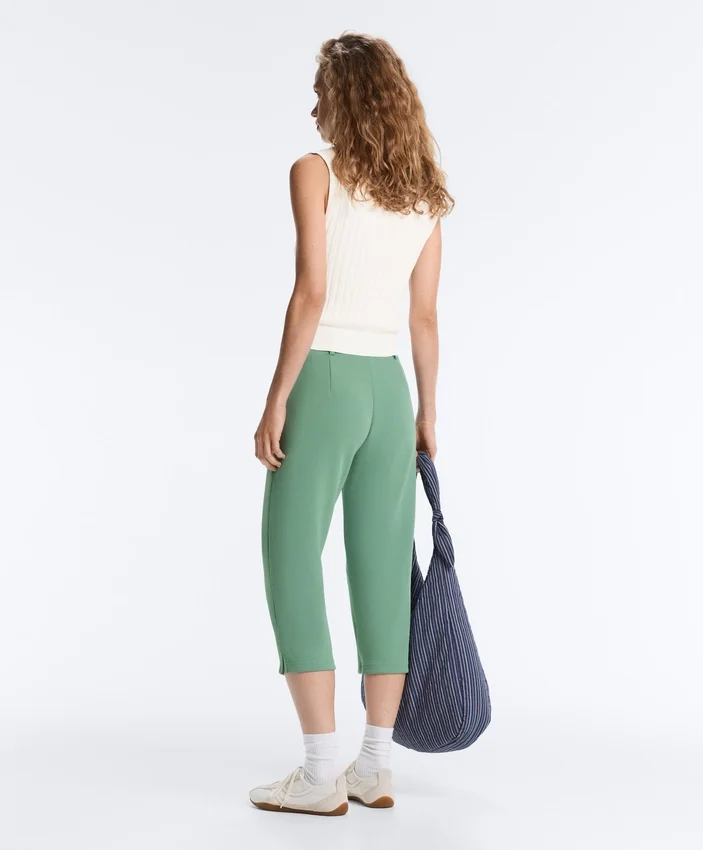 Pantaloni capri din piqué cu bucle pentru curea din bumbac Pantaloni capri din piqué cu bucle pentru curea din bumbac