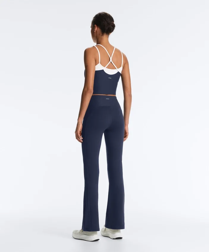 Pantaloni Comfortlux cu talie înaltă și croi evazat Pantaloni Comfortlux cu talie înaltă și croi evazat