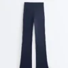 Pantaloni Comfortlux cu talie înaltă și croi evazat Pantaloni Comfortlux cu talie înaltă și croi evazat