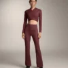 Pantaloni Comfortlux cu talie înaltă și croi evazat Pantaloni Comfortlux cu talie înaltă și croi evazat