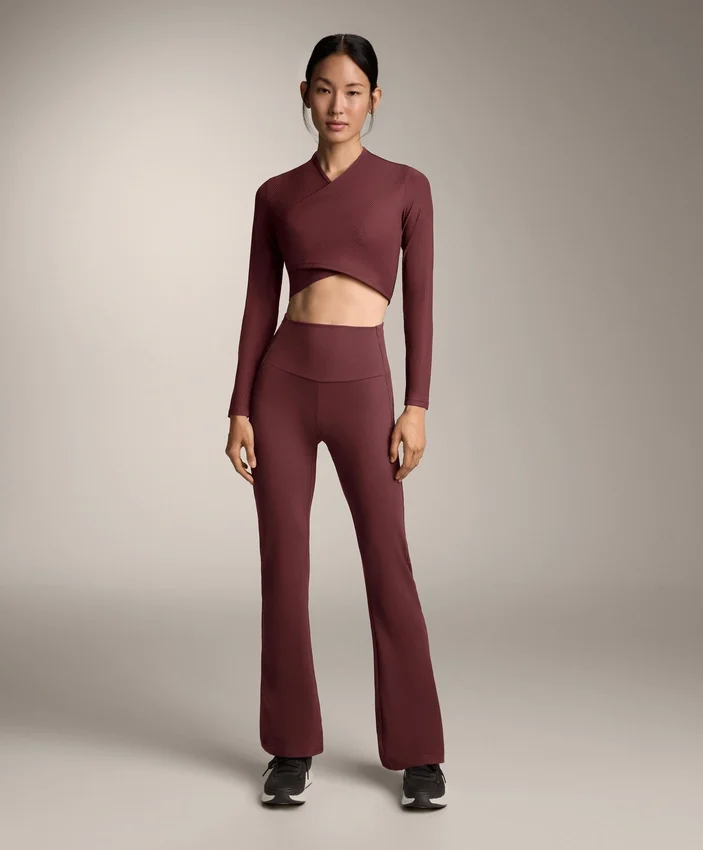 Pantaloni Comfortlux cu talie înaltă și croi evazat Pantaloni Comfortlux cu talie înaltă și croi evazat