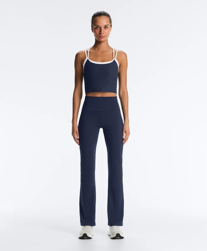 Pantaloni Comfortlux cu talie înaltă și croi evazat Pantaloni Comfortlux cu talie înaltă și croi evazat