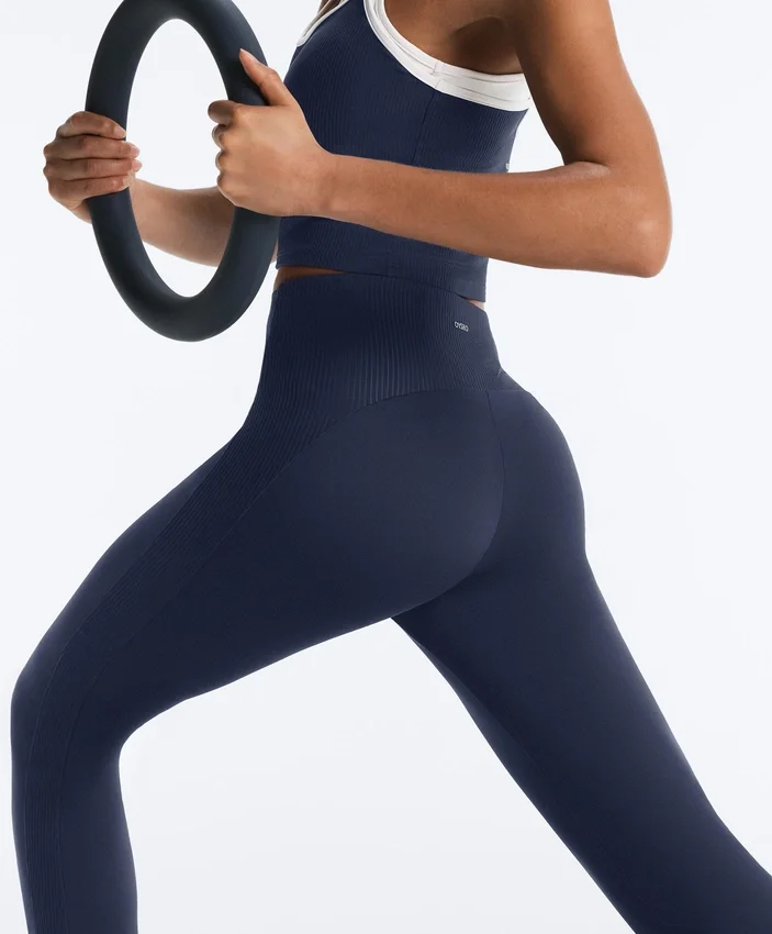 Pantaloni Comfortlux cu talie înaltă și croi evazat Pantaloni Comfortlux cu talie înaltă și croi evazat