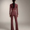 Pantaloni Comfortlux cu talie înaltă și croi evazat Pantaloni Comfortlux cu talie înaltă și croi evazat
