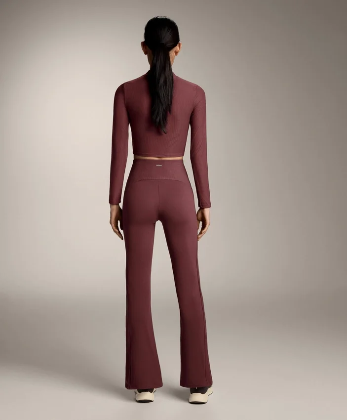 Pantaloni Comfortlux cu talie înaltă și croi evazat Pantaloni Comfortlux cu talie înaltă și croi evazat
