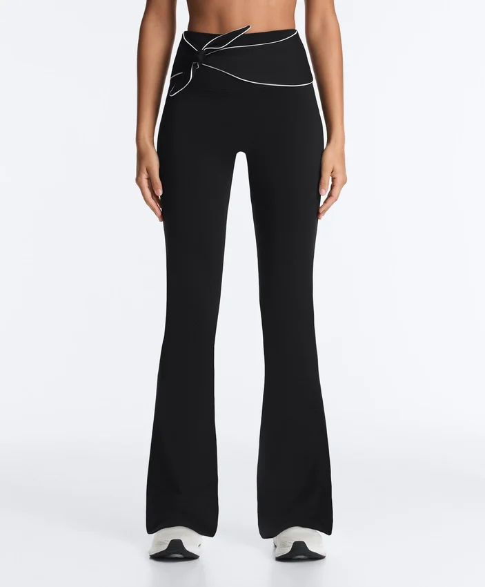 Pantaloni Comfortlux cu talie înaltă și croi evazat, cu fundă Pantaloni Comfortlux cu talie înaltă și croi evazat, cu fundă