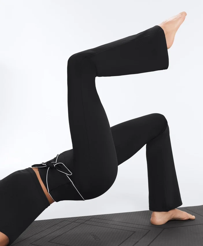 Pantaloni Comfortlux cu talie înaltă și croi evazat, cu fundă Pantaloni Comfortlux cu talie înaltă și croi evazat, cu fundă
